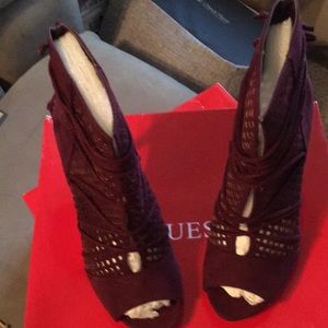 GUESS Wine colored heels 👠 Also in Beige